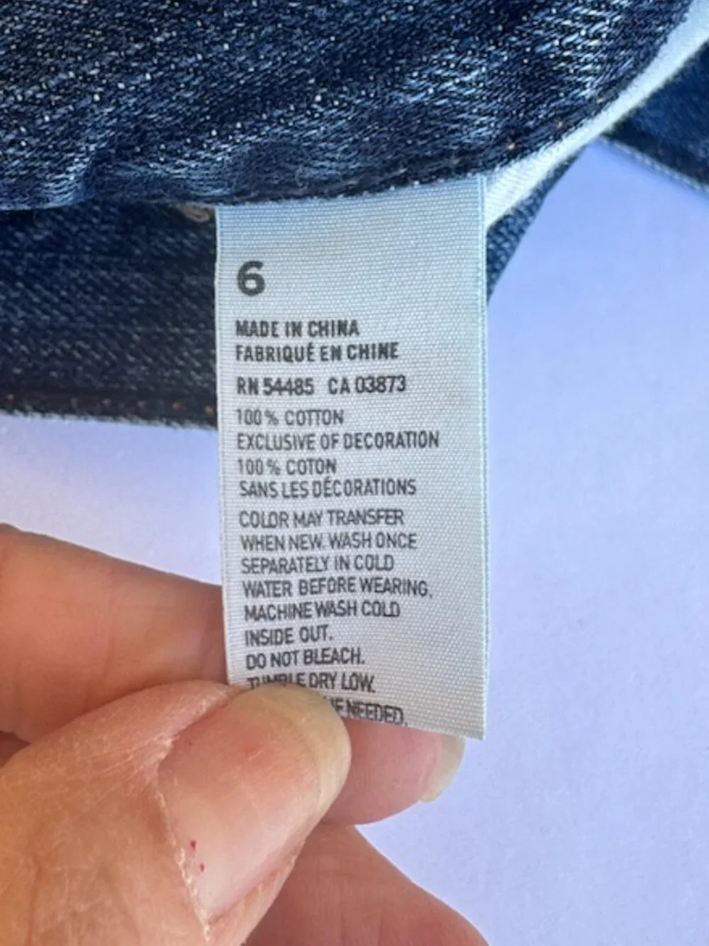 American Eagle Distressed denim shorts size 6 - button fly (C10)